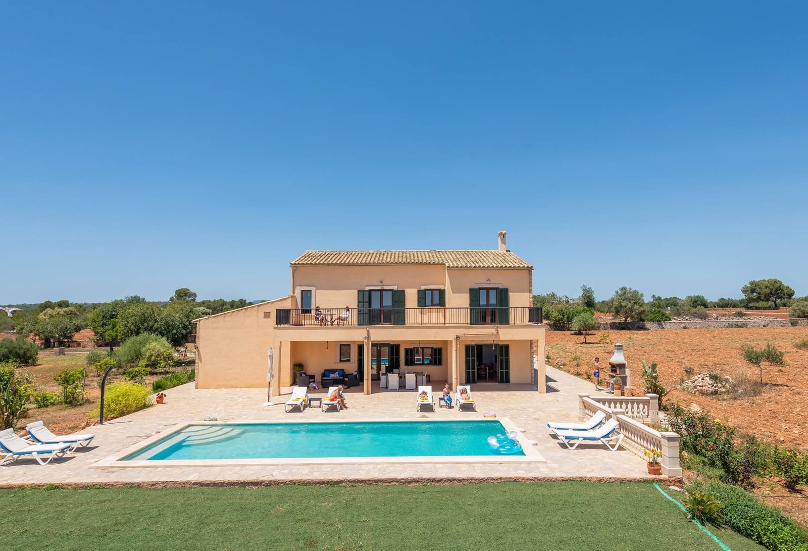 5 bedroom Finca/Country House for rent in Campos with pool garage - € 4,300 (Ref: 8986552)