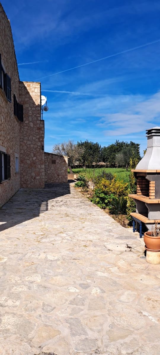 5 bedroom Finca/Country House for rent in Campos with pool garage - € 4,300 (Ref: 8986552)