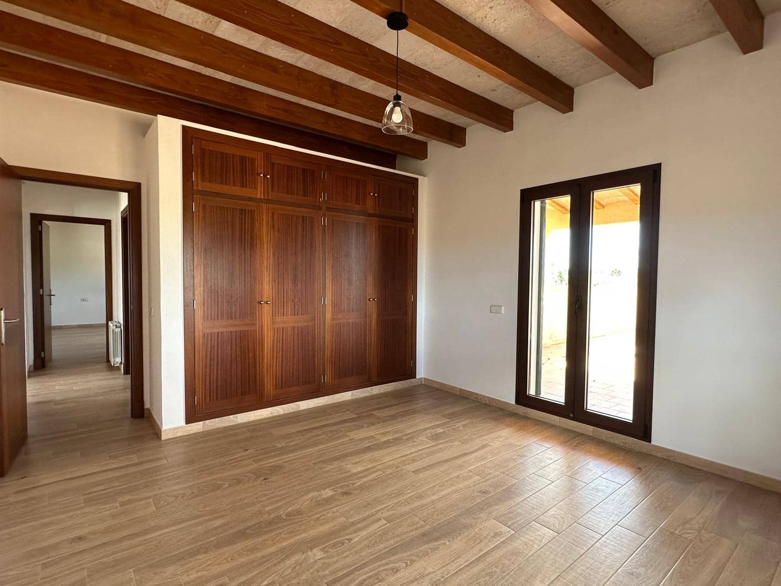 5 bedroom Finca/Country House for rent in Campos with pool garage - € 4,300 (Ref: 8986552)