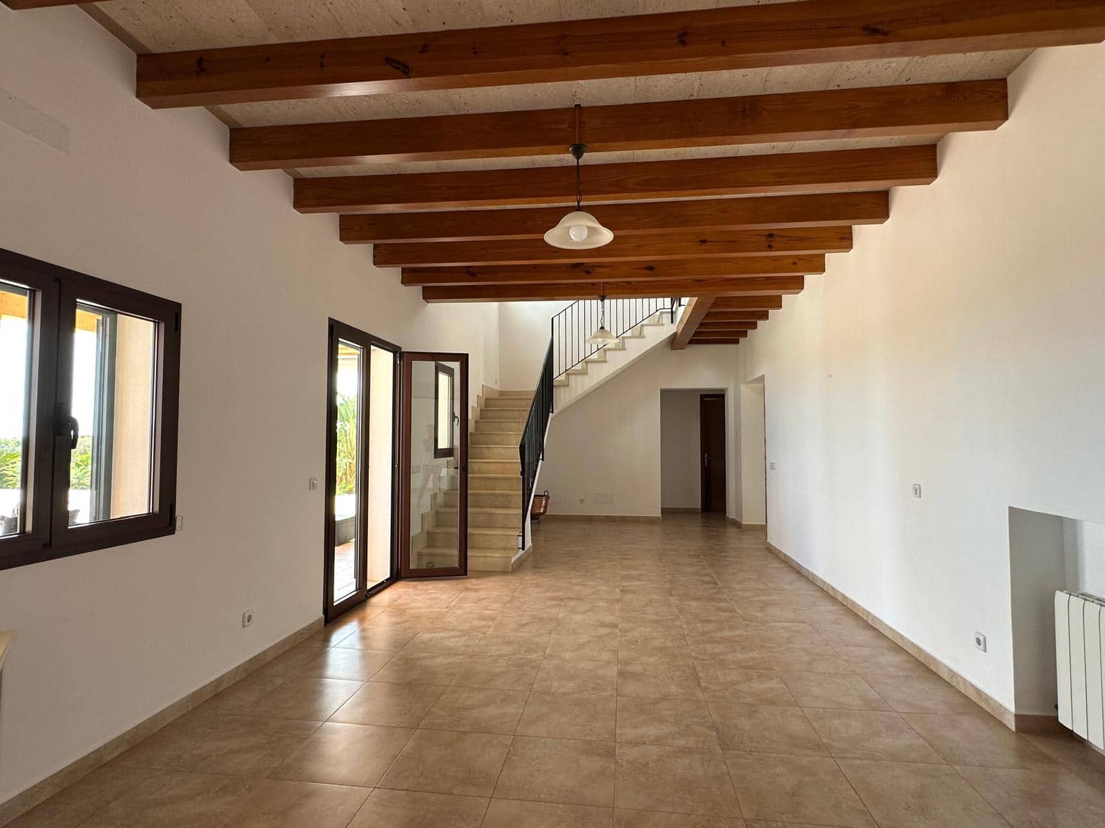 5 bedroom Finca/Country House for rent in Campos with pool garage - € 4,300 (Ref: 8986552)