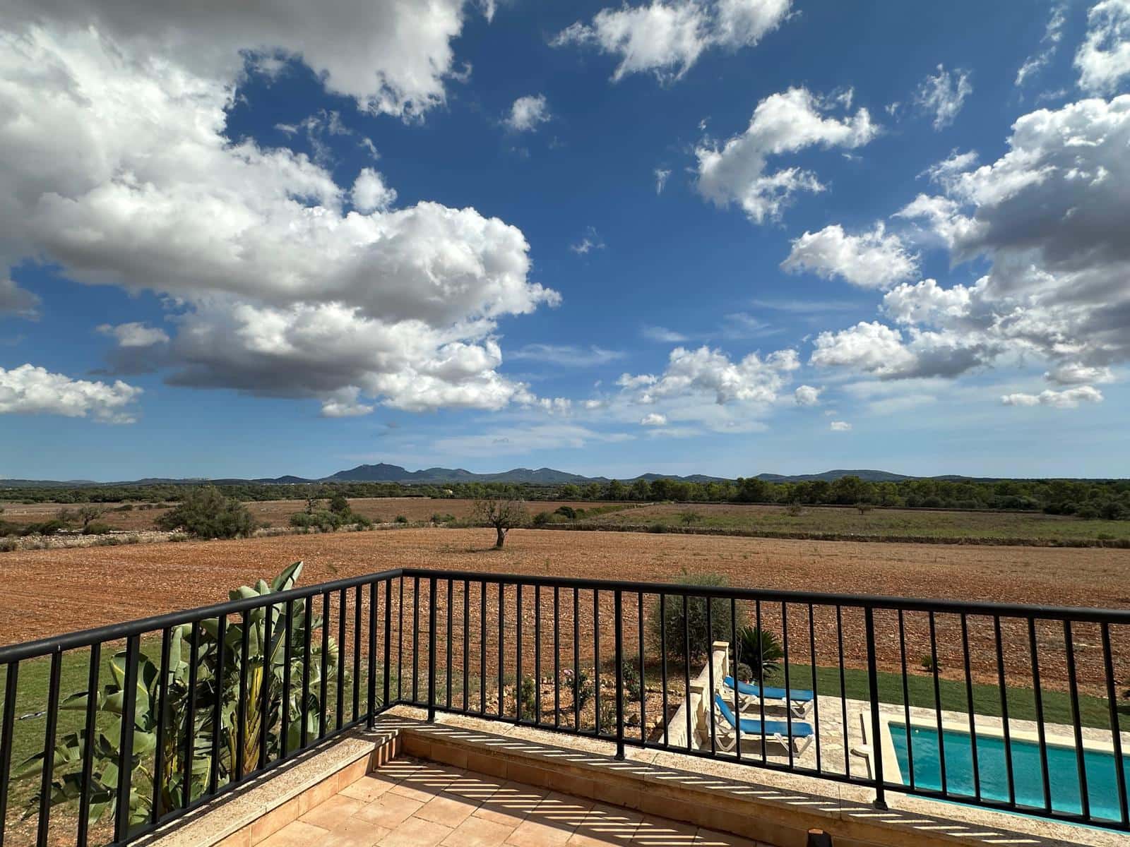 5 bedroom Finca/Country House for rent in Campos with pool garage - € 4,300 (Ref: 8986552)