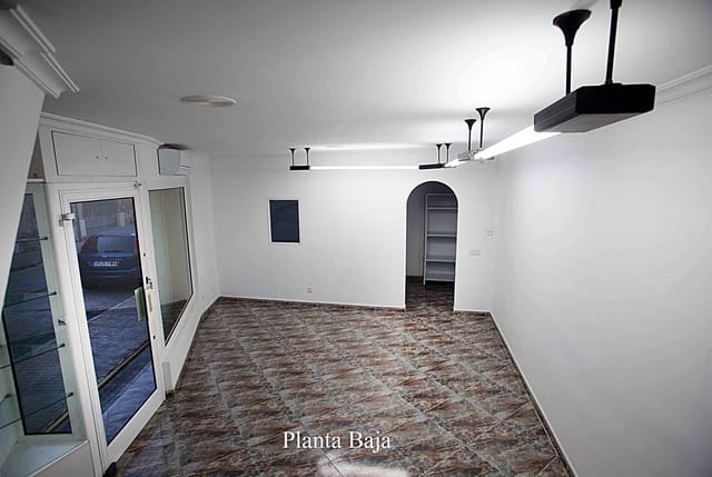 Kommersiell att hyra i Felanitx - 600 € (Ref: 9099635)