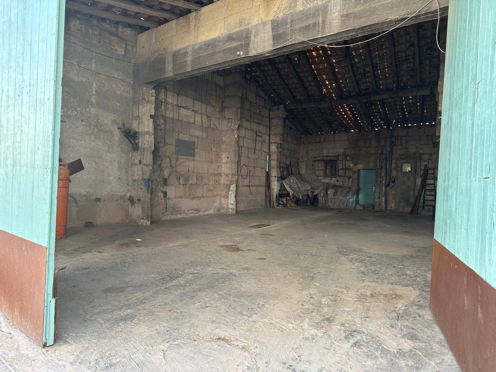 Garage à louer à Felanitx - 1 000 € (Ref: 9110916)