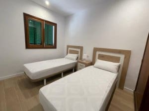 4 bedroom Semi-detached Villa for rent in Portocolom - € 1,300 (Ref: 9175411)