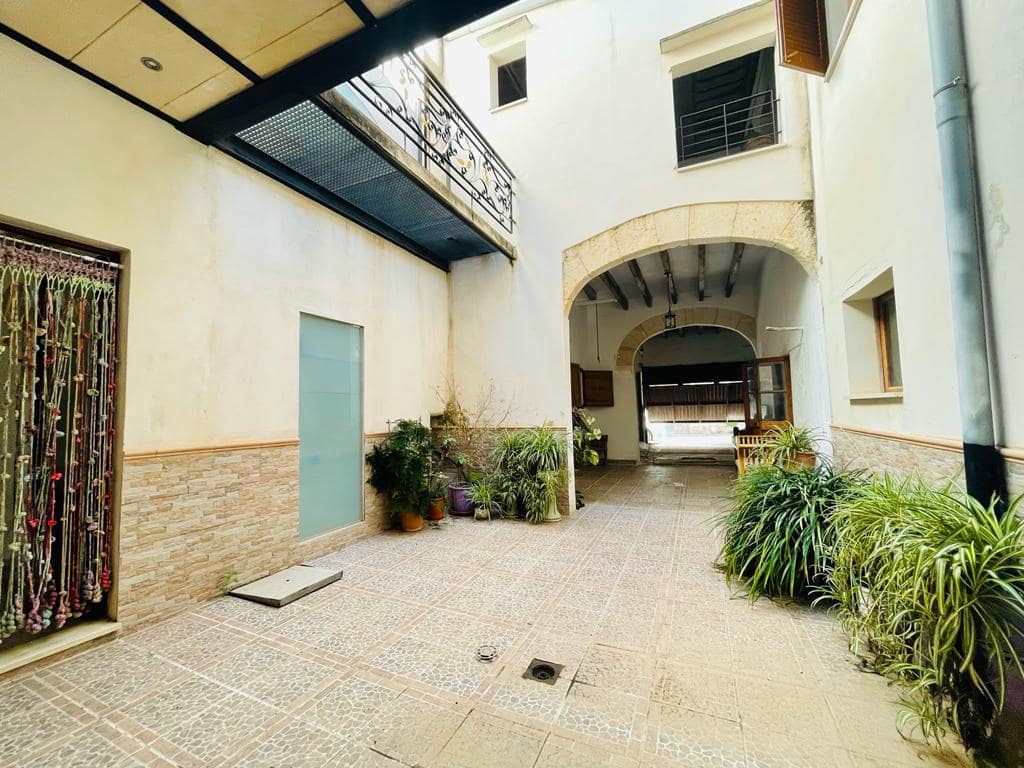 10 bedroom Townhouse for sale in Felanitx with pool - € 1,060,000 (Ref: 9191543)
