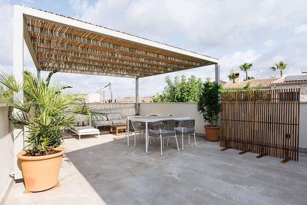 2 bedroom Townhouse for rent in Ses Salines - € 2,200 (Ref: 9253891)