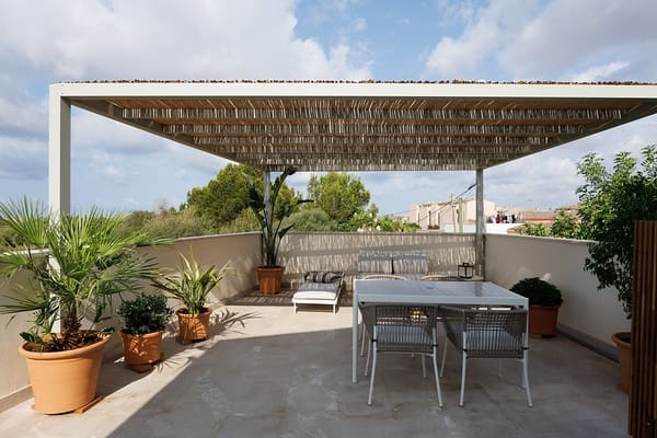 2 bedroom Townhouse for rent in Ses Salines - € 2,200 (Ref: 9253891)