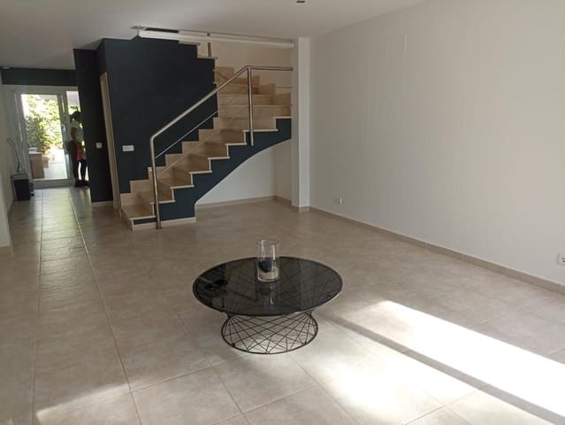 3 bedroom Beach Apartment for rent in Portocolom, Felanitx with garage - € 2,000 (Ref: 9311644)