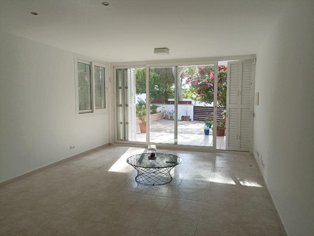 3 makuuhuone Ranta-asunto vuokrattavana paikassa Portocolom mukana 
autotalli - 2 000 € (Ref: 9311644)