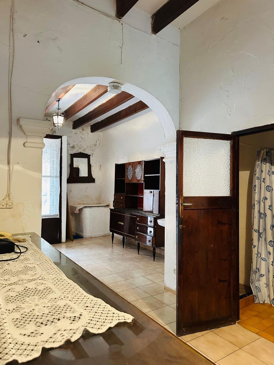 Casa de 4 habitaciones en Felanitx en venta - 275.000 € (Ref: 9411301)