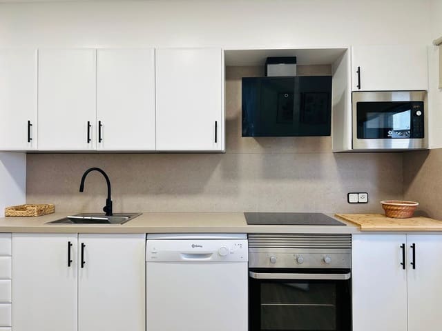 3 quarto Apartamento de Praia para arrendar em Portocolom, Felanitx - 1 400 € (Ref: 9579986)