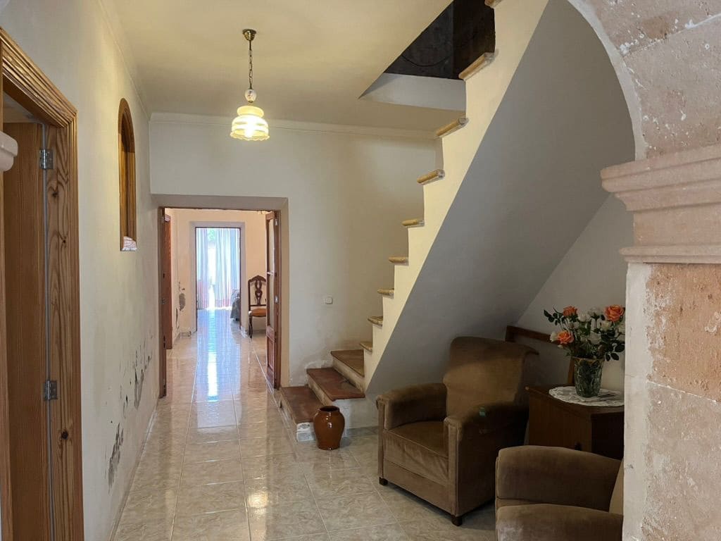 4 bedroom Townhouse for sale in Porreres with pool - € 398,000 (Ref: 9723619)