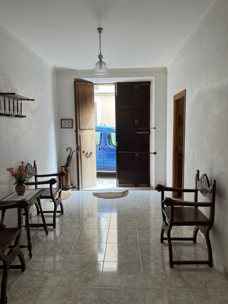 4 bedroom Townhouse for sale in Porreres with pool - € 398,000 (Ref: 9723619)