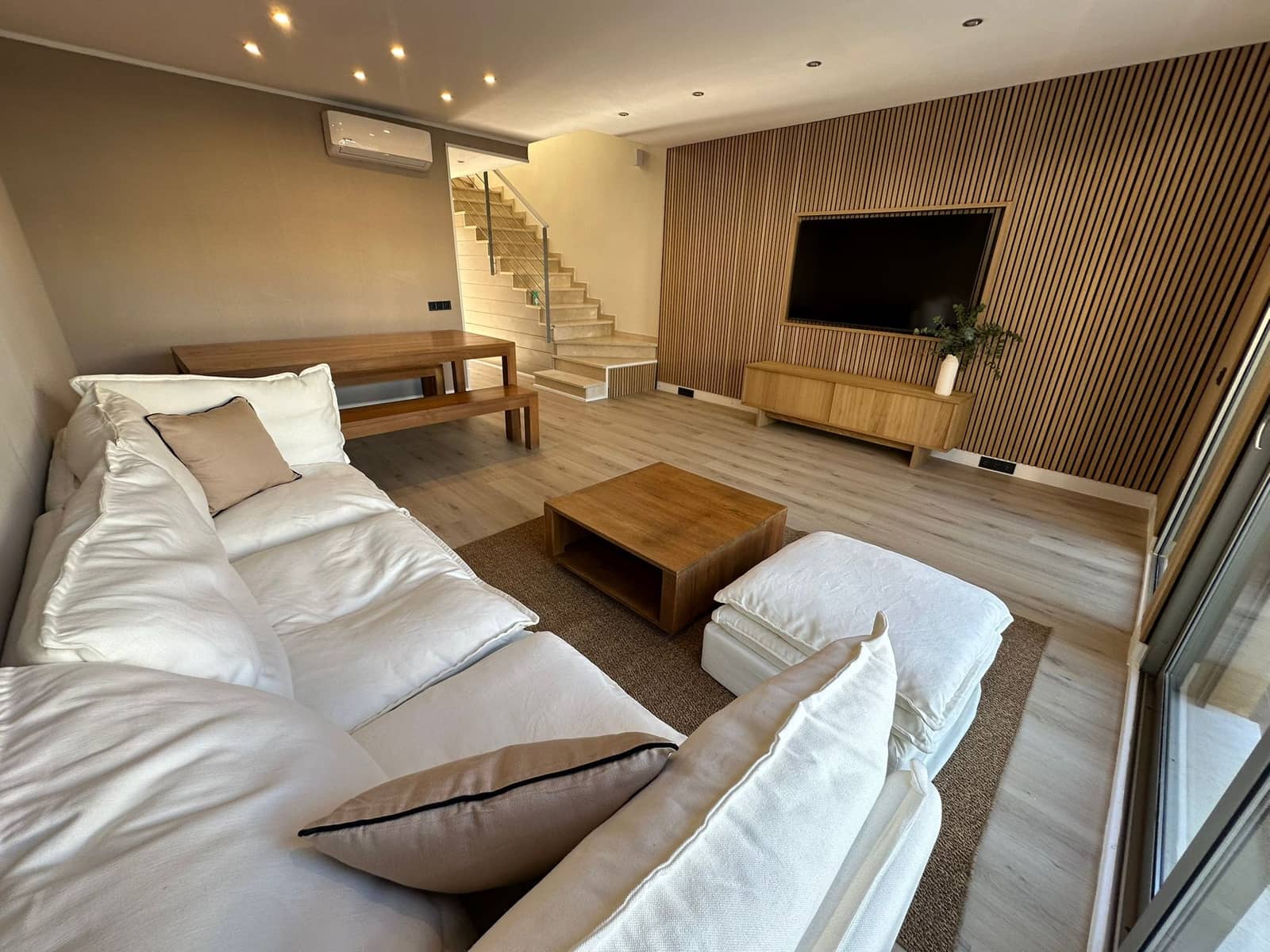 4 bedroom Townhouse for rent in Portocolom with pool garage - € 2,500 (Ref: 9759378)