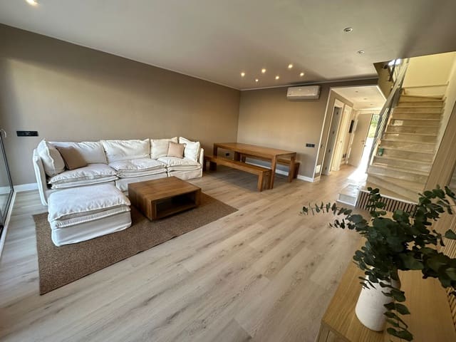 4 bedroom Townhouse for rent in Portocolom, Felanitx with pool garage - € 2,500 (Ref: 9759378)