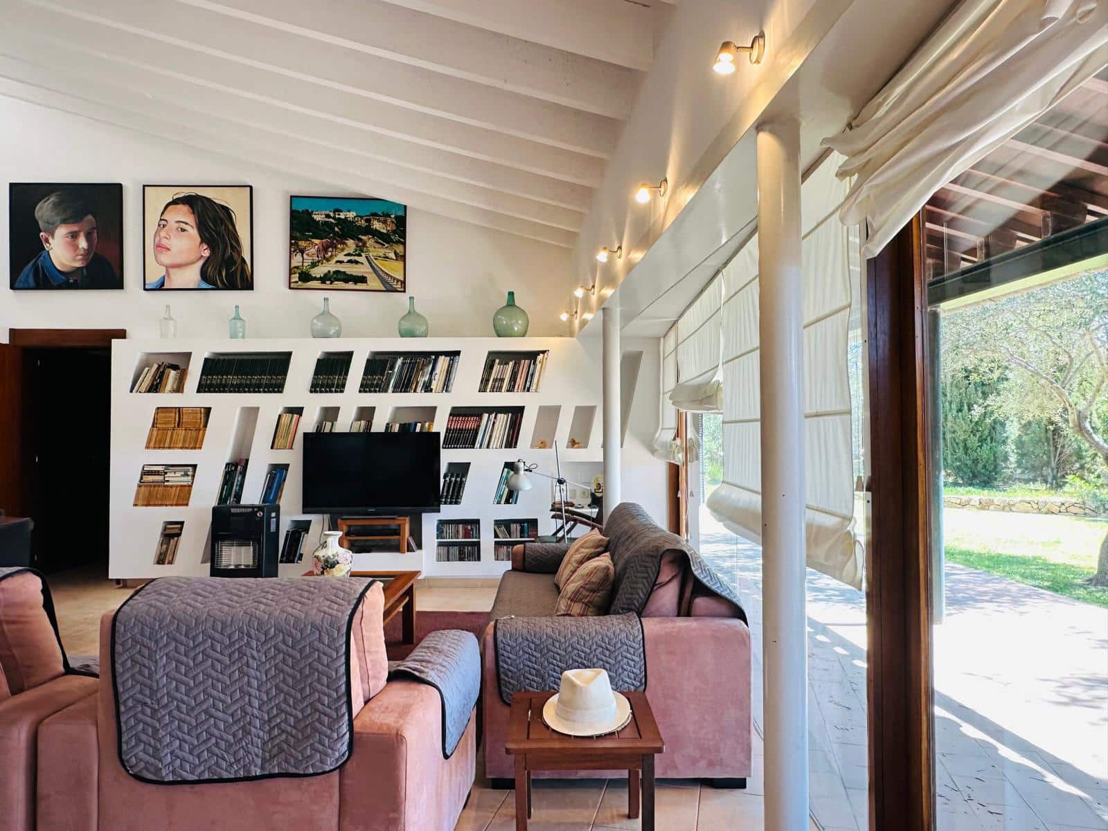 2 bedroom Villa for rent in Cala Murada with pool - € 2,400 (Ref: 9759505)