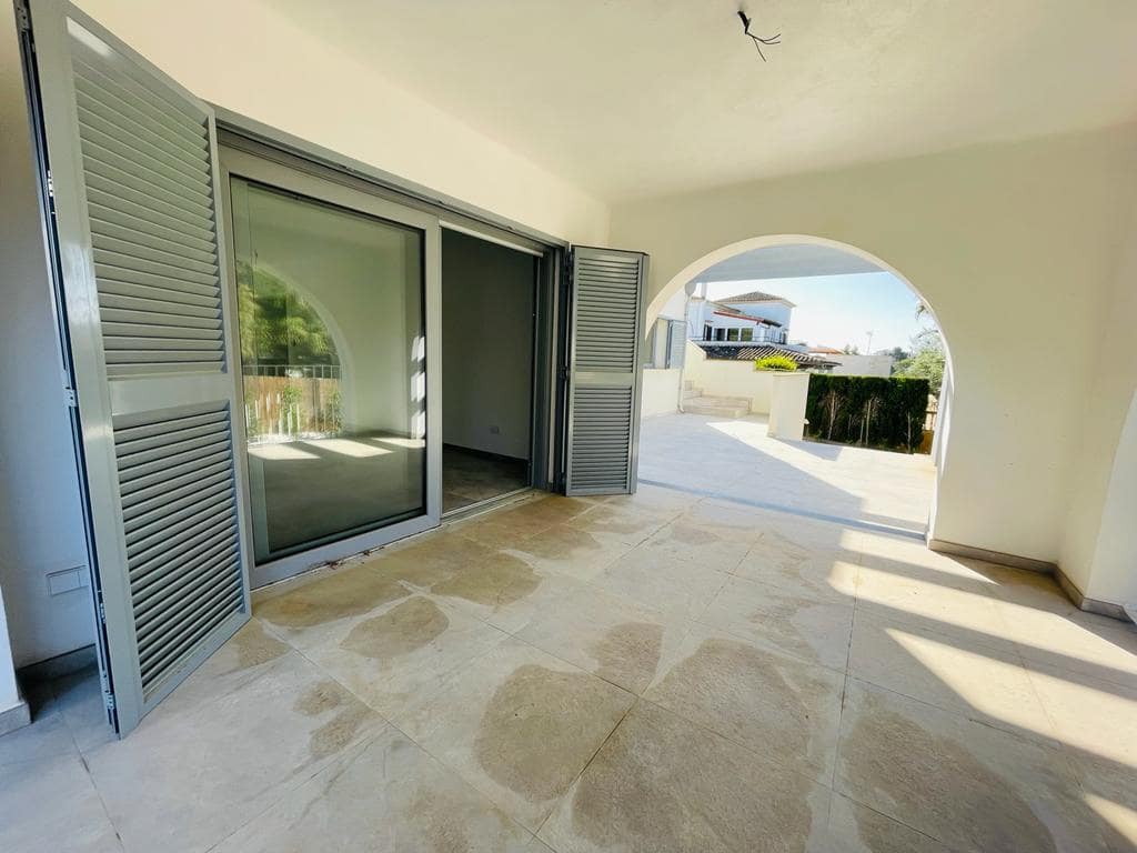 Chalet de 4 habitaciones en Porto Petro en venta con piscina garaje - 14.950.000 € (Ref: 9765269)