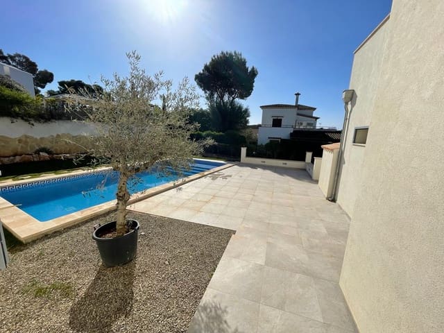 Chalet de 4 habitaciones en Porto Petro, Santanyí en venta con piscina garaje - 14.950.000 € (Ref: 9765269)