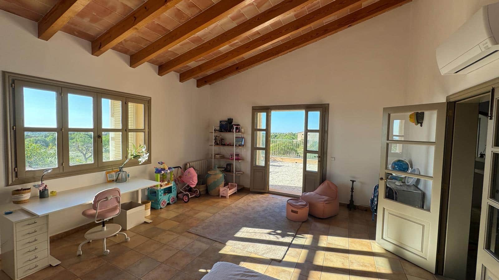 5 soverom Finca/Herregård til salgs i Portocolom med svømmebasseng garasje - € 3 800 000 (Ref: 9934901)