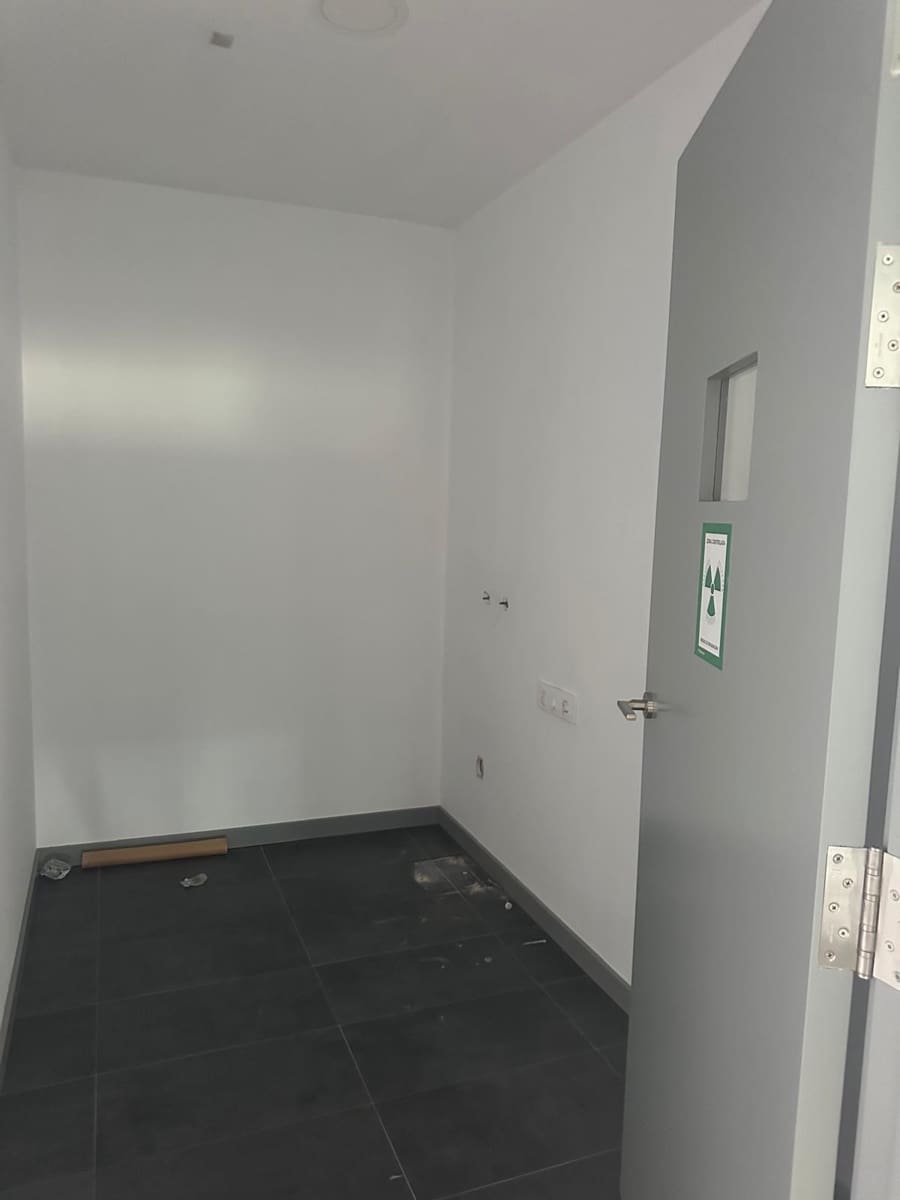 2 soveværelse Butik til leje i Felanitx - € 2.000 (Ref: 9974244)
