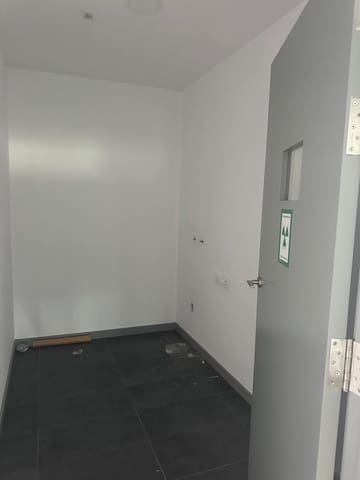 2 Zimmer Ladenlokal zu vermieten in Felanitx - 2.000 € (Ref: 9974244)