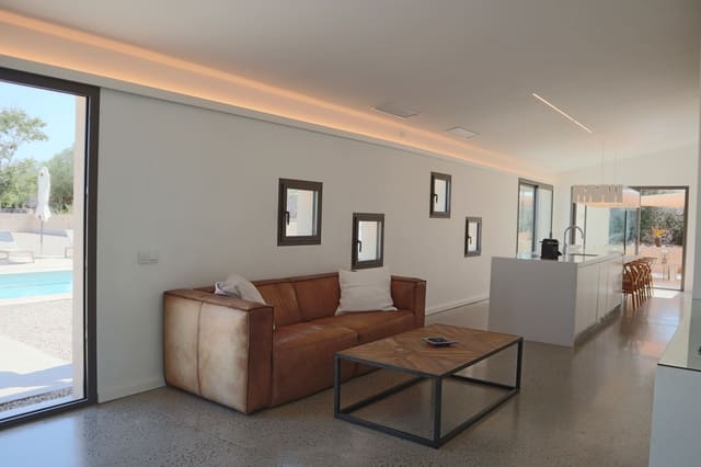 4 soverom Finca/Herregård til leie i Petra med svømmebasseng garasje - € 3 000 (Ref: 9994481)