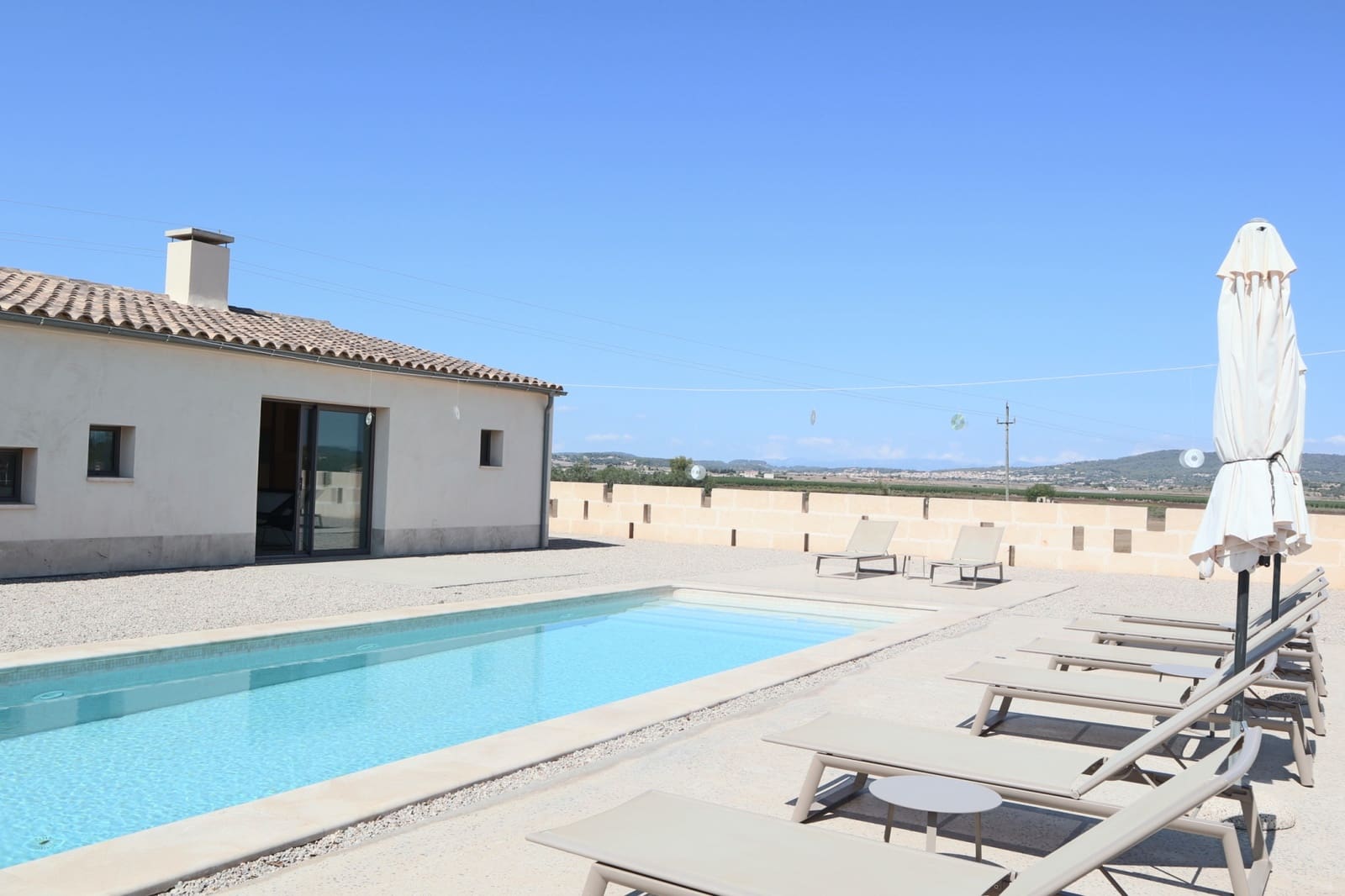 4 soverom Finca/Herregård til leie i Petra med svømmebasseng garasje - € 3 000 (Ref: 9994481)