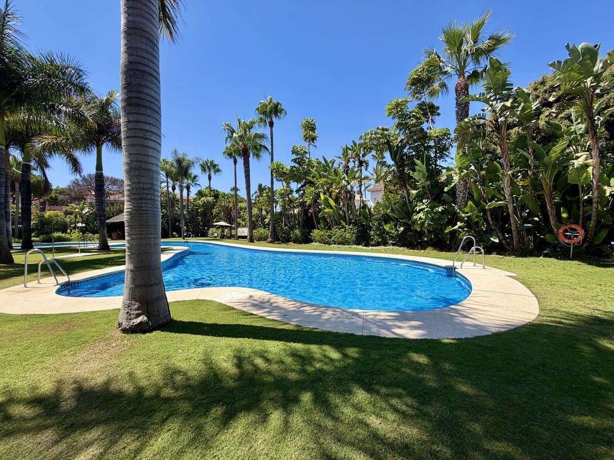 2 Zimmer Wohnung zu verkaufen in Marbella mit Garage - 1.490.000 € (Ref: 10043441)