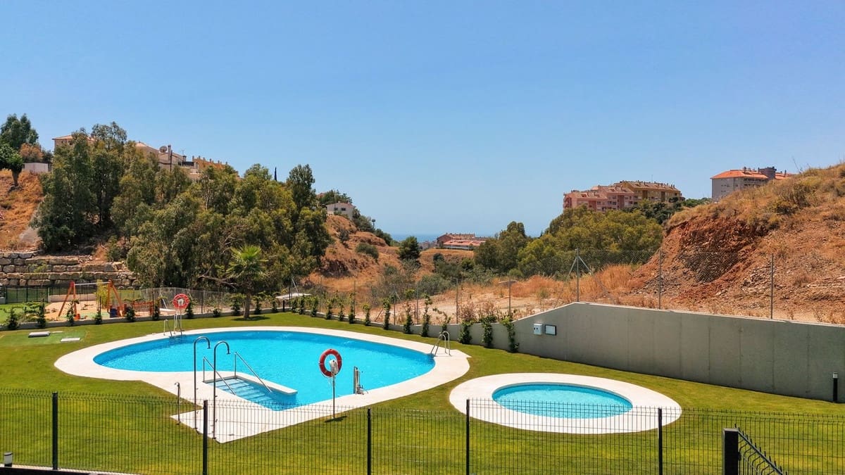 2 sovrum Lägenhet till salu i Fuengirola med garage - 350 000 € (Ref: 10043442)