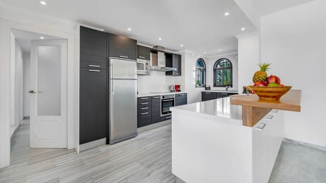 3 chambre Appartement à vendre à Las Brisas, Marbella - 1 495 000 € (Ref: 10043447)