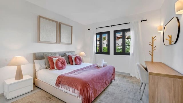 3 chambre Appartement à vendre à Las Brisas, Marbella - 1 495 000 € (Ref: 10043447)