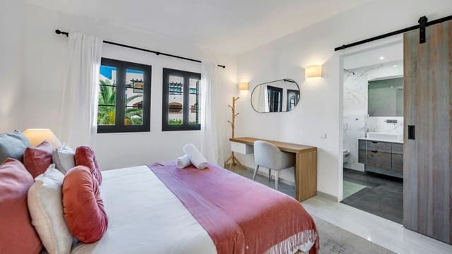 3 chambre Appartement à vendre à Las Brisas, Marbella - 1 495 000 € (Ref: 10043447)