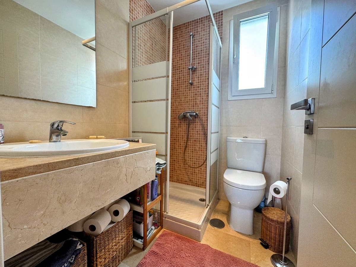 Piso de 2 habitaciones en Estepona en venta con garaje - 299.000 € (Ref: 10043551)