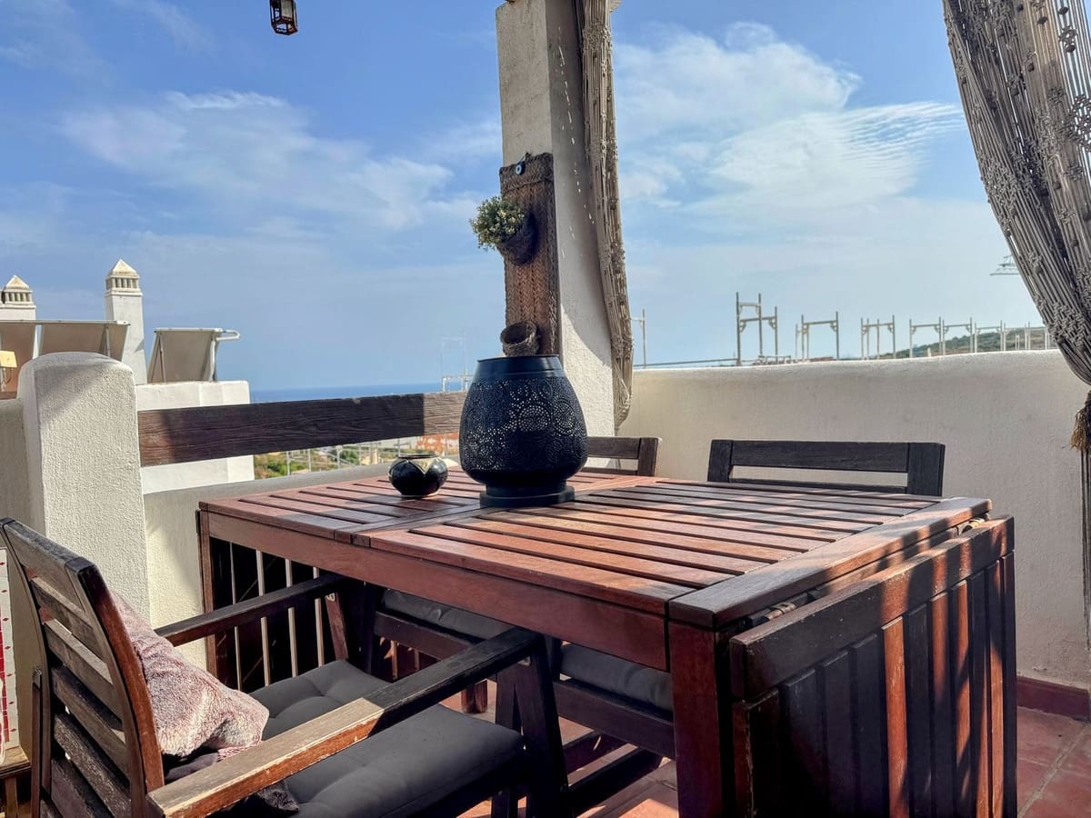 Piso de 2 habitaciones en Estepona en venta con garaje - 299.000 € (Ref: 10043551)