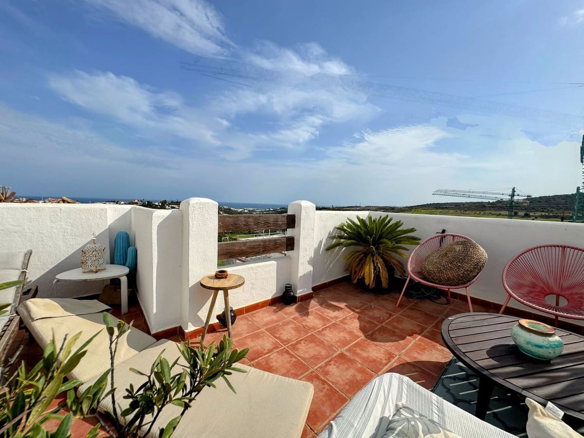 Piso de 2 habitaciones en Estepona en venta con garaje - 299.000 € (Ref: 10043551)