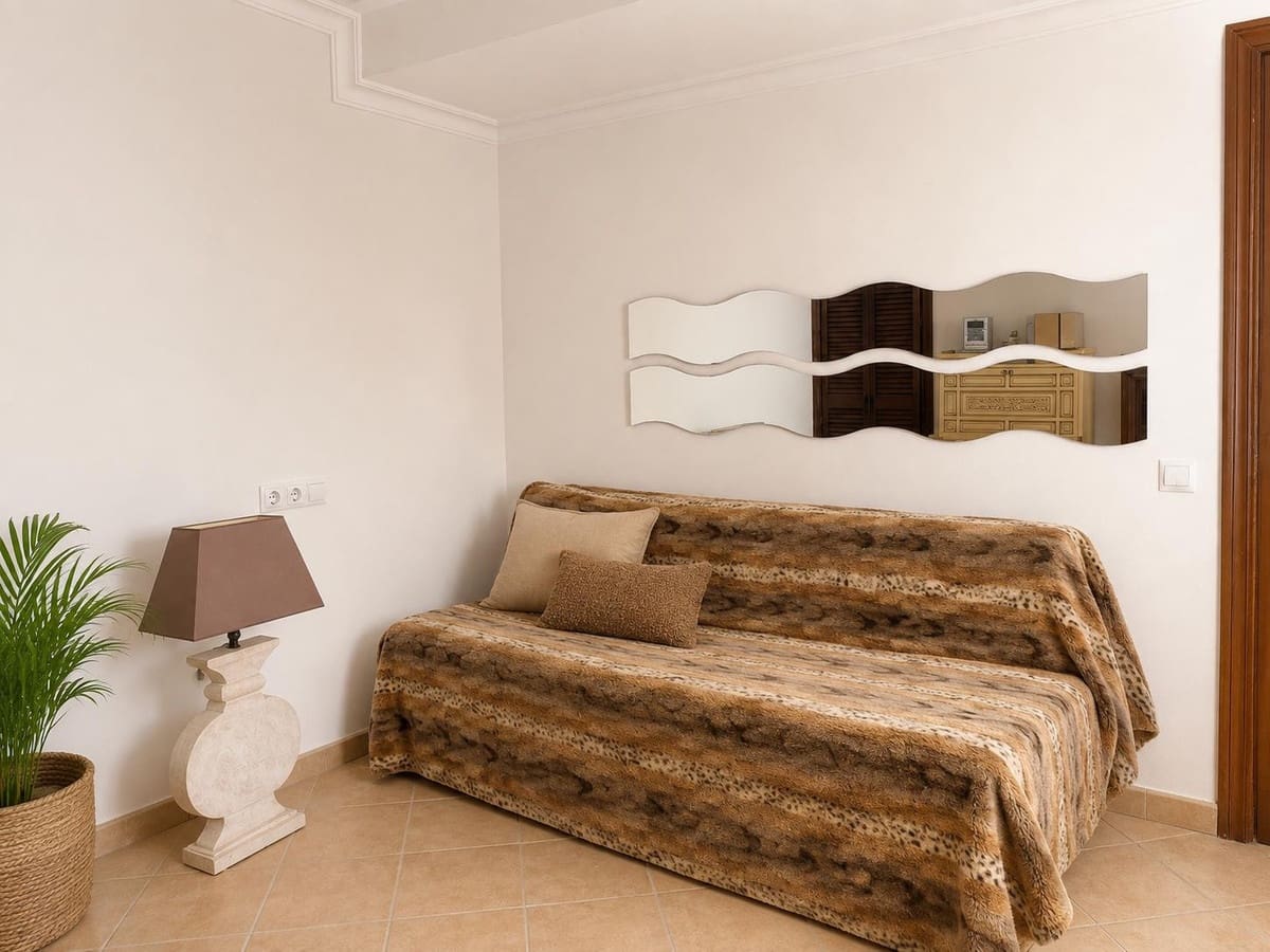6 quarto Moradia para venda em Marbella com garagem - 550 000 € (Ref: 10043552)