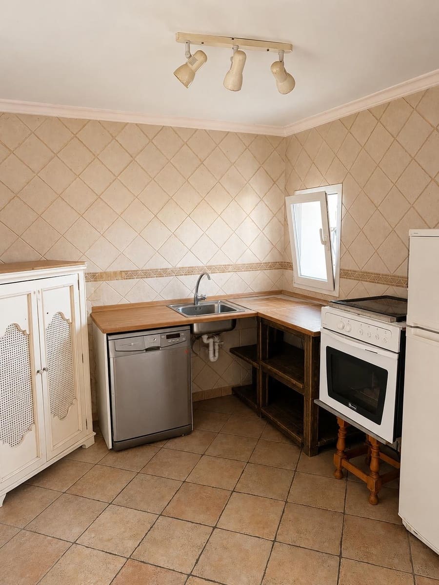 6 quarto Moradia para venda em Marbella com garagem - 550 000 € (Ref: 10043552)
