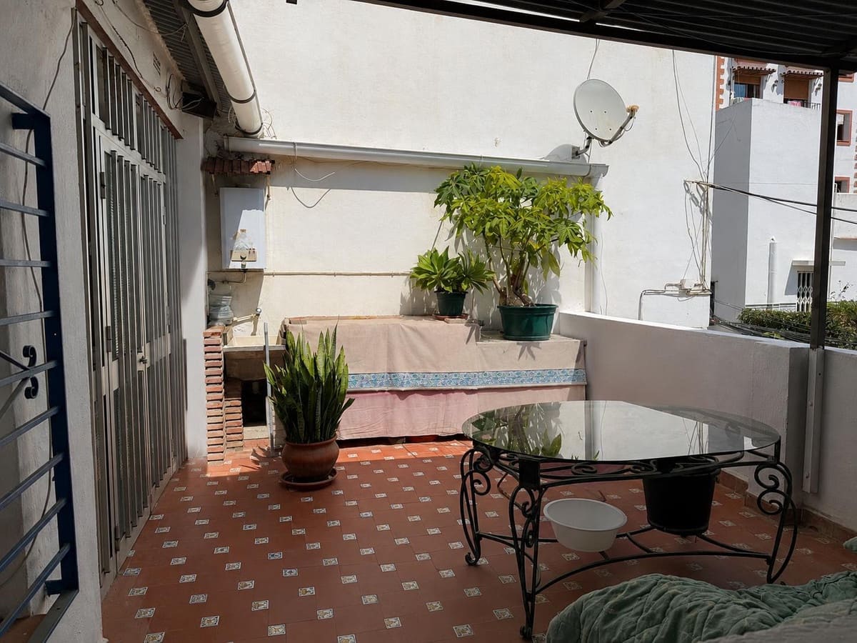 6 quarto Moradia para venda em Marbella com garagem - 550 000 € (Ref: 10043552)