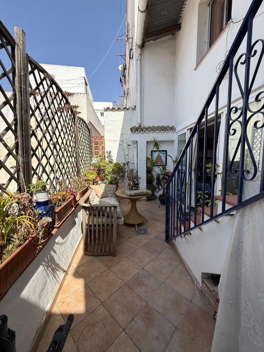 6 quarto Moradia para venda em Marbella com garagem - 550 000 € (Ref: 10043552)