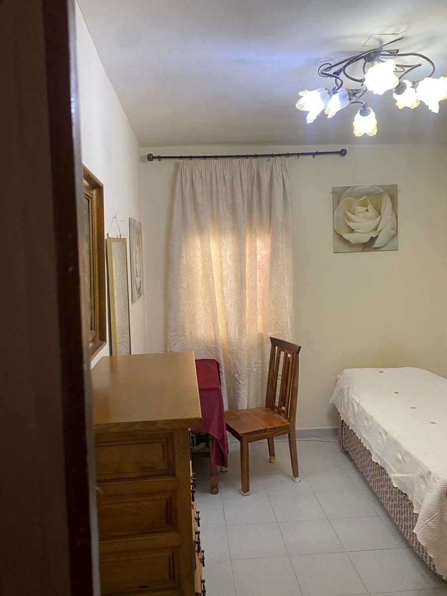 6 quarto Moradia para venda em Marbella com garagem - 550 000 € (Ref: 10043552)