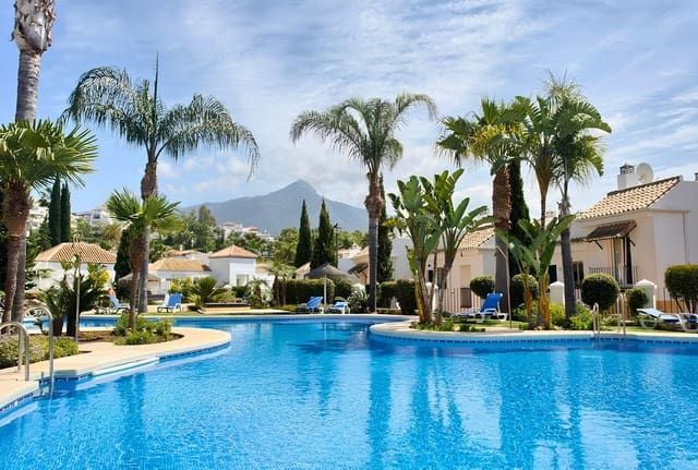 2 Zimmer Wohnung zu verkaufen in Las Brisas, Marbella mit Garage - 425.000 € (Ref: 10043553)