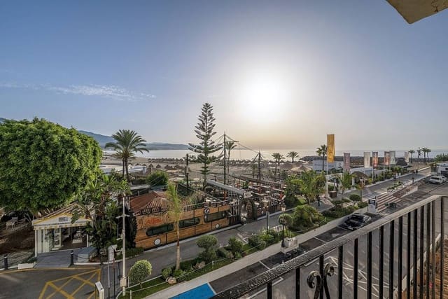 1 bedroom Flat for sale in Puerto Banus, Marbella - € 656,000 (Ref: 10055777)