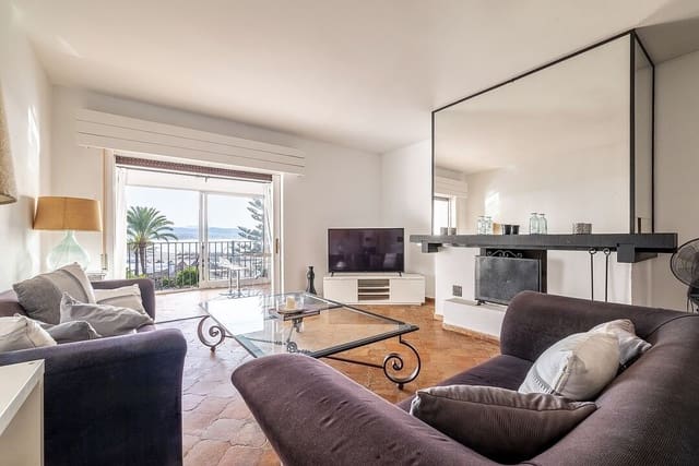 1 bedroom Flat for sale in Puerto Banus, Marbella - € 656,000 (Ref: 10055777)