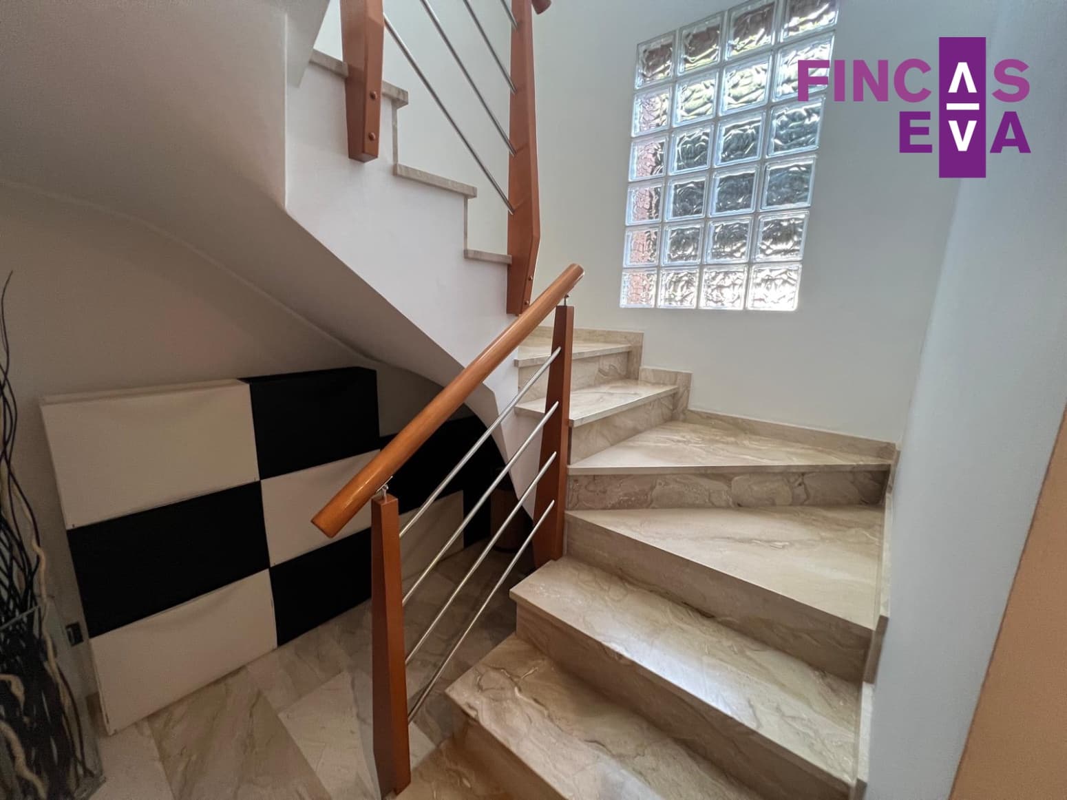 4 sypialnia Willa na sprzedaż w La Roca del Valles z garażem - 575 000 € (Ref: 10079104)