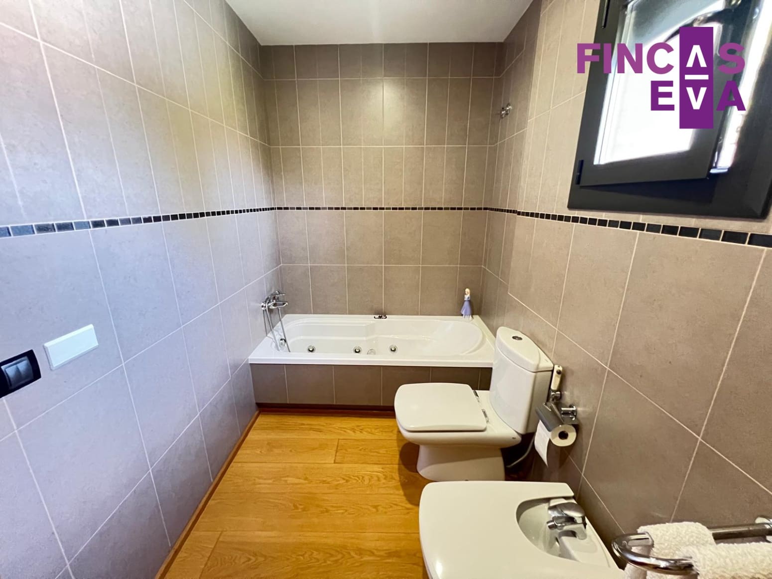 4 sypialnia Willa na sprzedaż w La Roca del Valles z garażem - 575 000 € (Ref: 10079104)