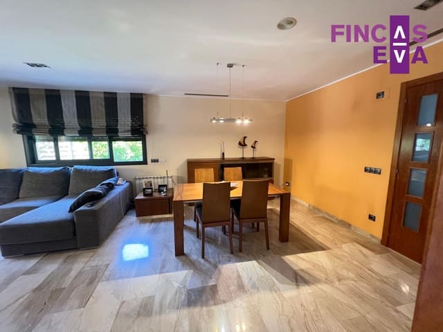 4 sypialnia Willa na sprzedaż w La Roca del Vallès z garażem - 575 000 € (Ref: 10079104)