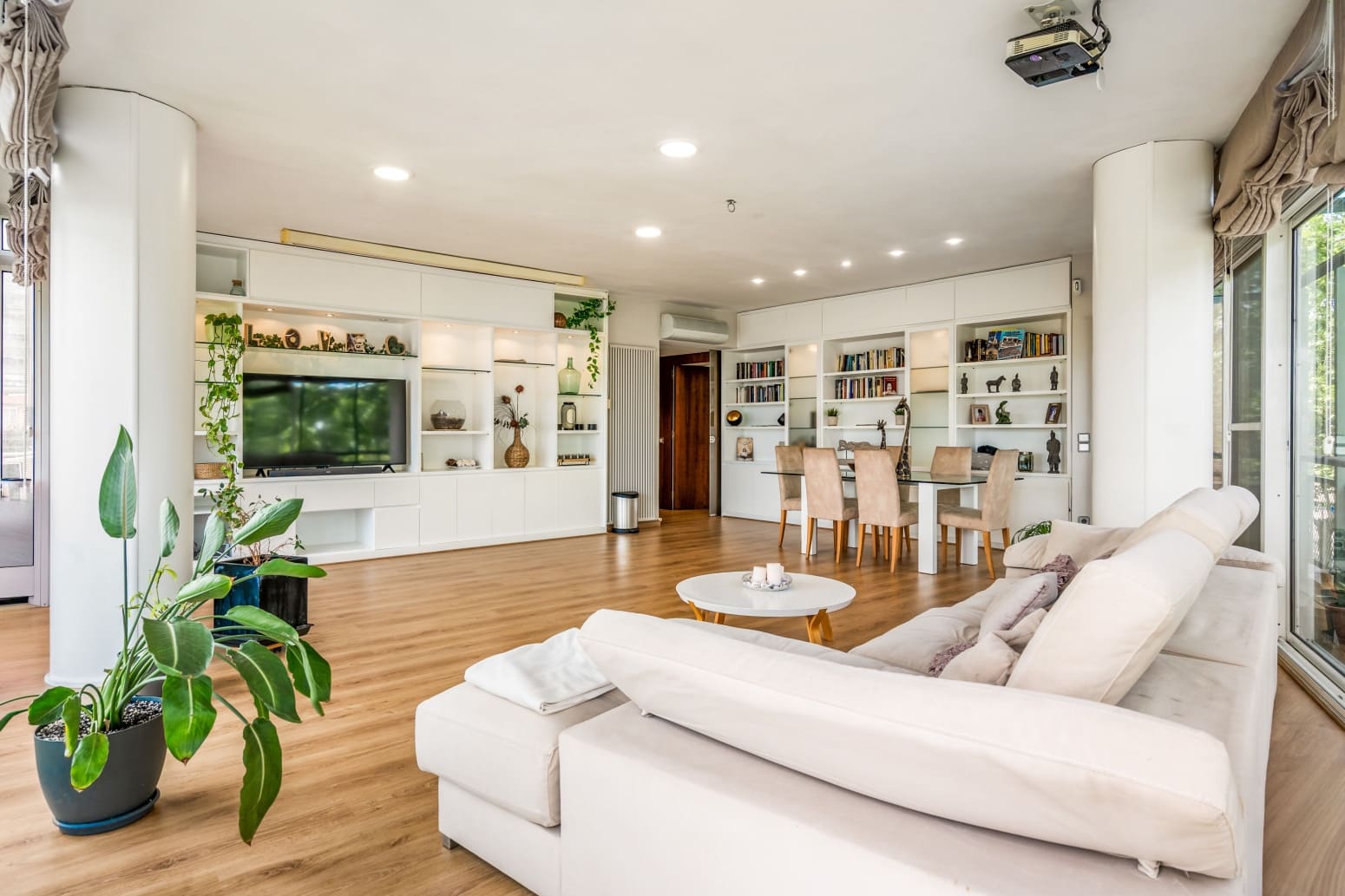 4 Zimmer Wohnung zu verkaufen in Barcelona Stadt mit Garage - 995.000 € (Ref: 10135171)