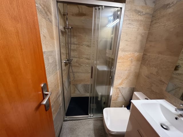 2 sovrum Lägenhet till salu i Verdun, Barcelona stad - 146 000 € (Ref: 10136352)