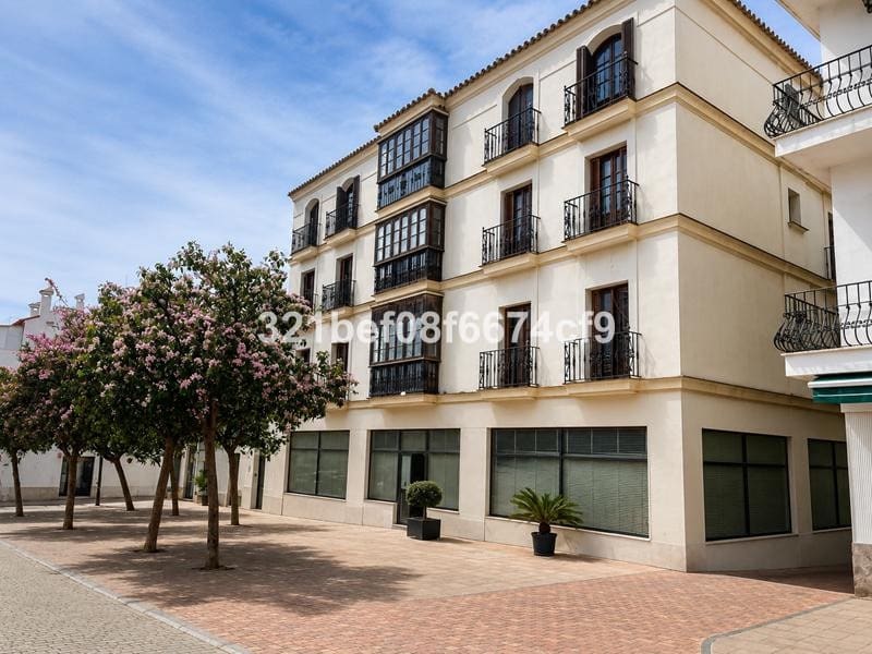Local Comercial en Estepona en venta - 1.690.000 € (Ref: 10140227)