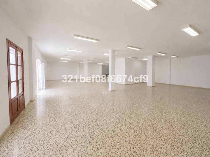 Local Comercial en Estepona en venta - 1.690.000 € (Ref: 10140227)